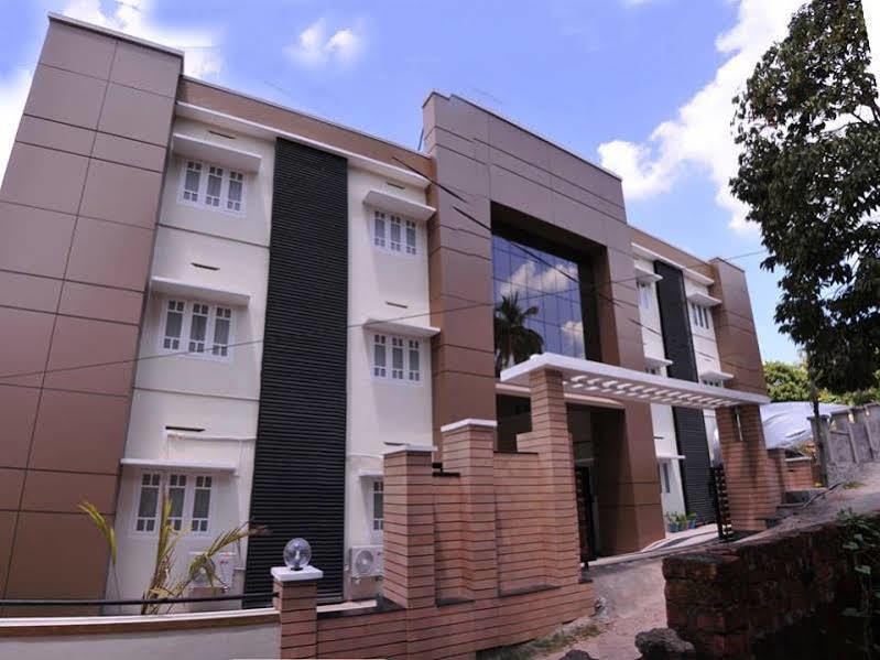 Wayanad Cliff Hotel Kalpetta Exterior foto